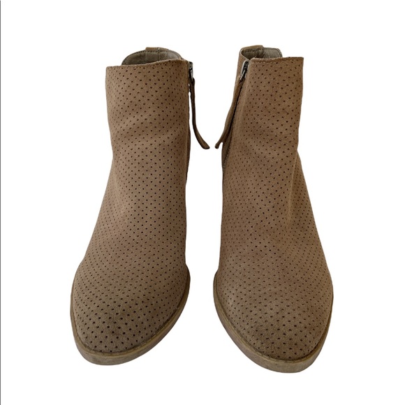 Dolce Vita Janie Perforated Bootie in Taupe Suede Leather Size 9.5 - Picture 4 of 12